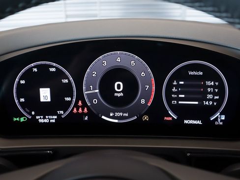 Certified 2025 Porsche Cayenne image 13