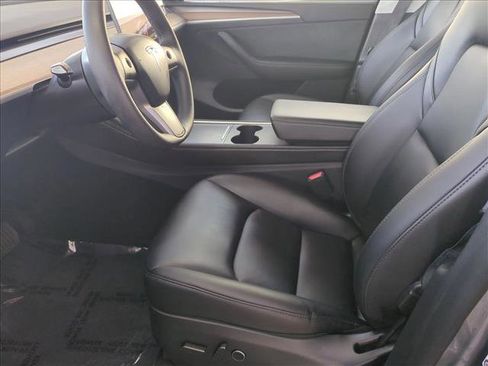 Used 2025 Tesla Model Y Long Range image 16