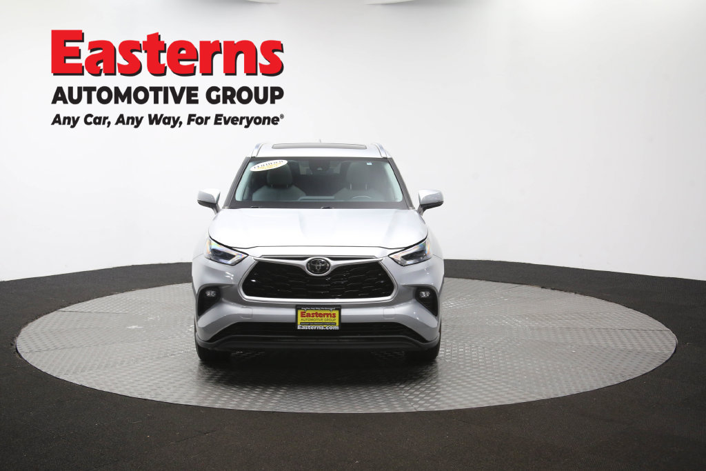 Used 2021 Toyota Highlander XLE FWD image 59