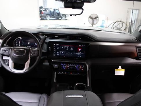 New 2026 GMC Sierra 2500 Denali w/ Denali Reserve Package image 3