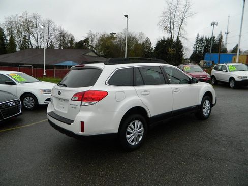 Used 2013 Subaru Outback 2.5i image 8