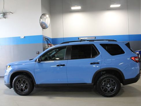 Certified 2025 Honda Pilot TrailSport image 16