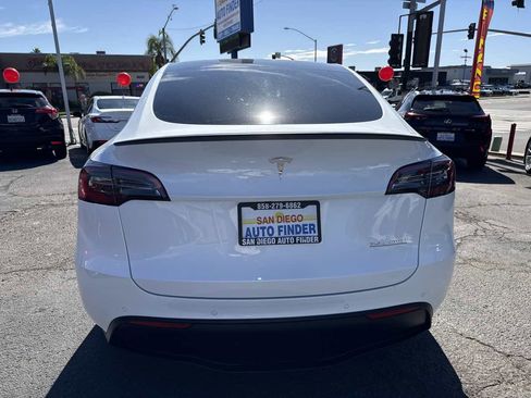 Used 2022 Tesla Model Y Performance image 6