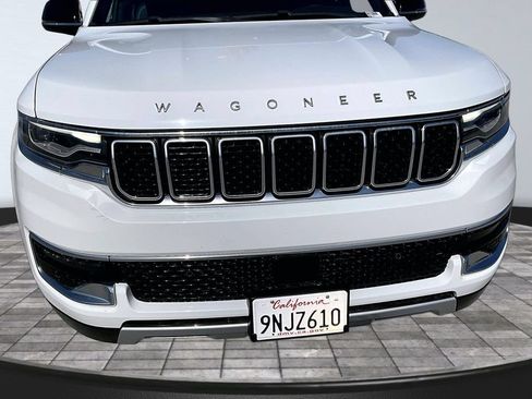Certified 2024 Jeep Wagoneer L Series II w/ Flexible Seating Group AWD/4WD image 30