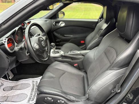 Used 2013 Nissan 370Z Touring image 10