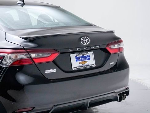Used 2023 Toyota Camry SE image 4