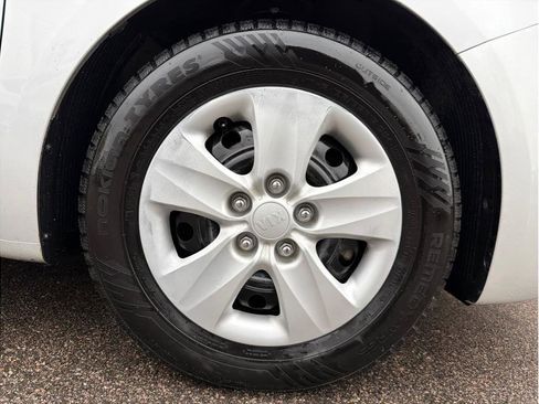 Used 2017 Kia Forte LX FWD image 21