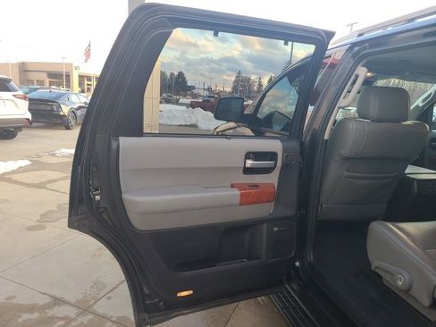 Used 2019 Toyota Sequoia Platinum image 15