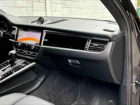 Certified 2023 Porsche Macan Turbo AWD/4WD image 19