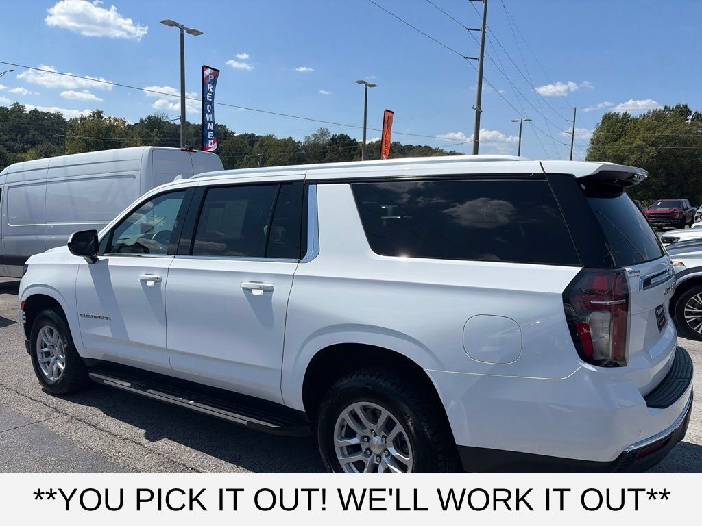 Used 2024 Chevrolet Suburban LT RWD image 4