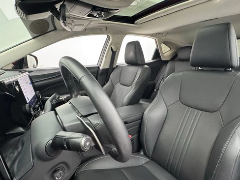 Used 2025 Lexus NX 250 FWD w/ Towing Package (2000 Lbs) image 18