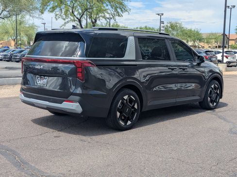 New 2026 Kia Carnival EX FWD image 3