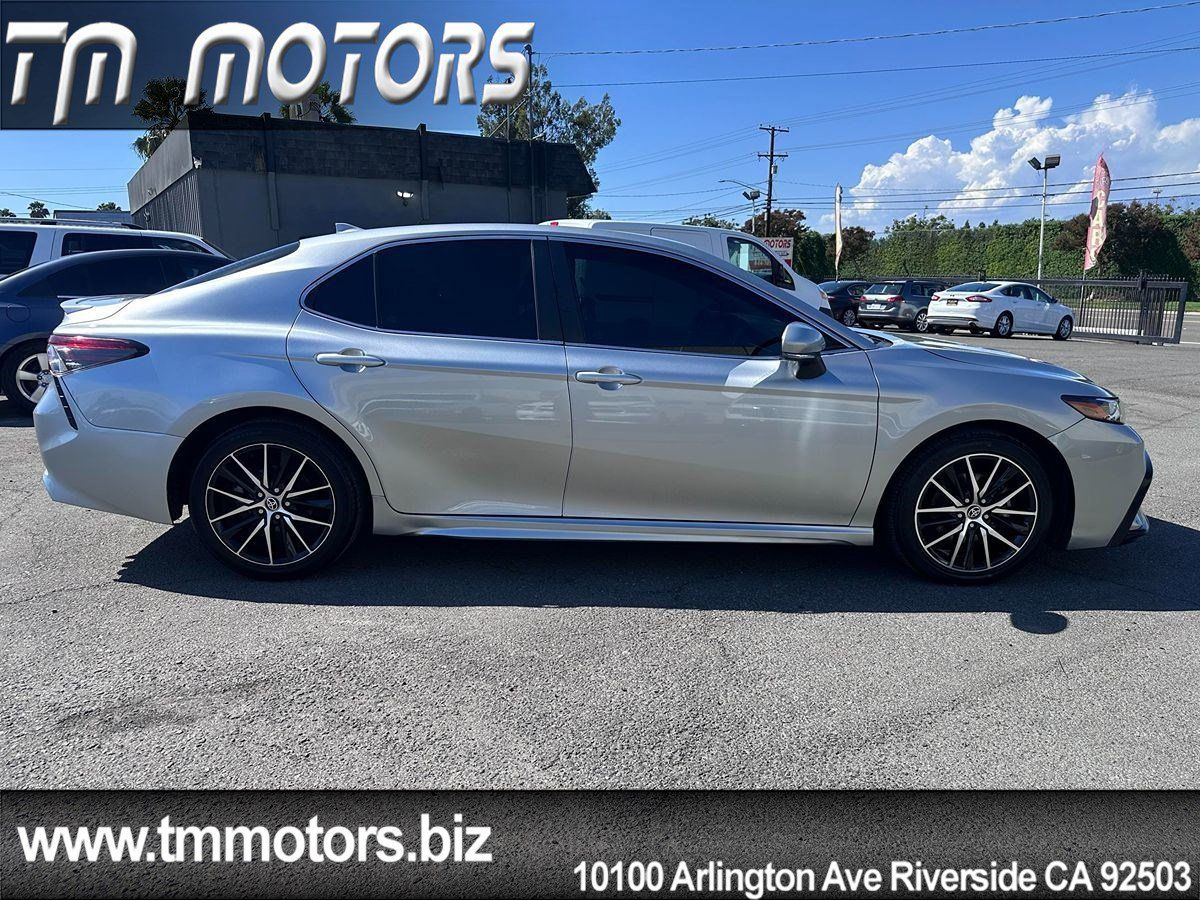 Used 2022 Toyota Camry SE w/ Carpet Mat Package (TMS) FWD image 18