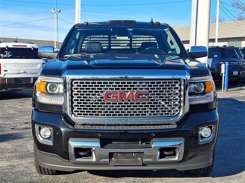 Used 2015 GMC Sierra 2500 Denali w/ Duramax Plus Package image 2