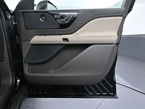 Used 2022 Lincoln Aviator Reserve w/ Elements Package Plus image 52