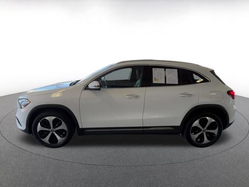 Used 2025 Mercedes-Benz GLA 250 4MATIC image 8