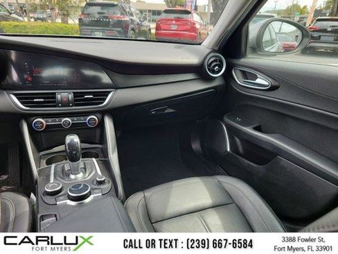 Used 2018 Alfa Romeo Giulia RWD image 19