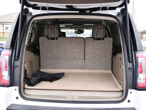 Used 2019 GMC Yukon XL SLT w/ Open Road Package image 32