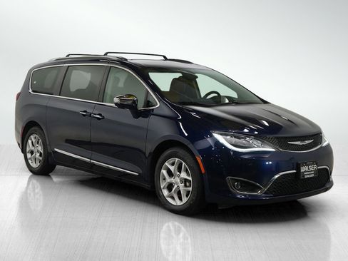 Used 2020 Chrysler Pacifica Limited w/ 8-pass Seating Package image 7