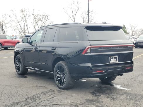 New 2026 Lincoln Navigator Reserve image 3