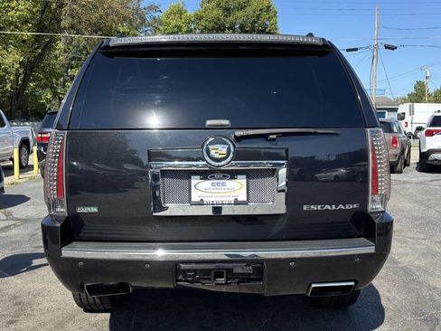 Used 2012 Cadillac Escalade Premium image 7