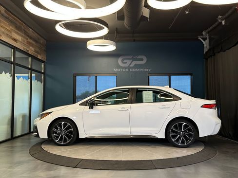 Used 2020 Toyota Corolla SE FWD image 6