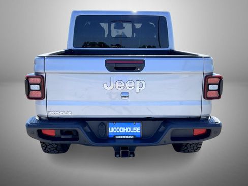 Used 2021 Jeep Gladiator Overland AWD/4WD image 6
