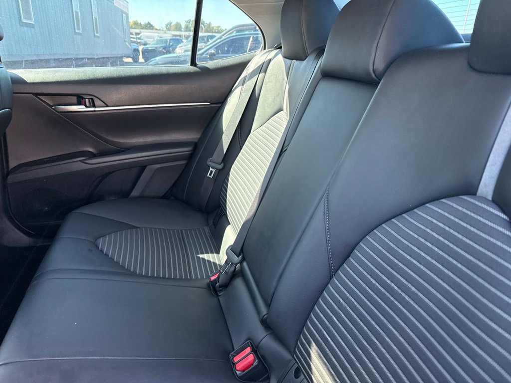 Used 2024 Toyota Camry SE w/ Cold Weather Package FWD image 22