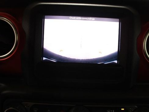 Used 2021 Jeep Wrangler Unlimited Rubicon w/ Cold Weather Group AWD/4WD image 4