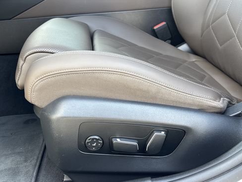 Used 2024 BMW 530i w/ Executive Package RWD image 13