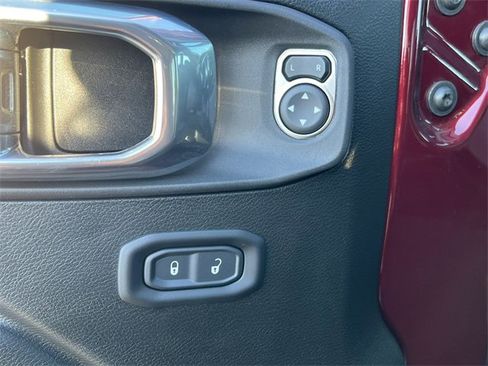 Certified 2022 Jeep Gladiator Sport image 17