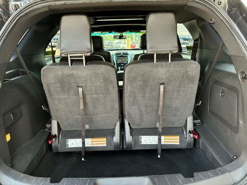 Used 2015 Ford Explorer XLT w/ Equipment Group 202A AWD/4WD image 24