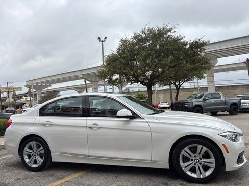 Used 2018 BMW 330i xDrive Sedan w/ Convenience Package image 8
