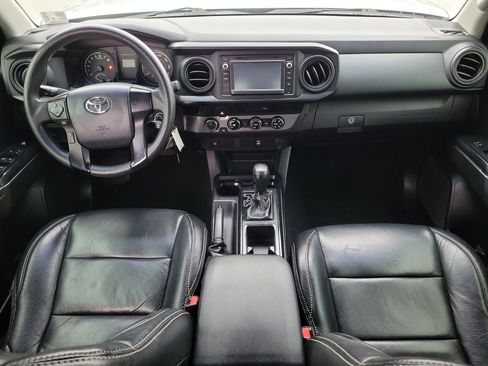 Used 2017 Toyota Tacoma SR image 15