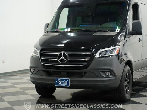 Used 2022 Mercedes-Benz Sprinter 2500 image 16