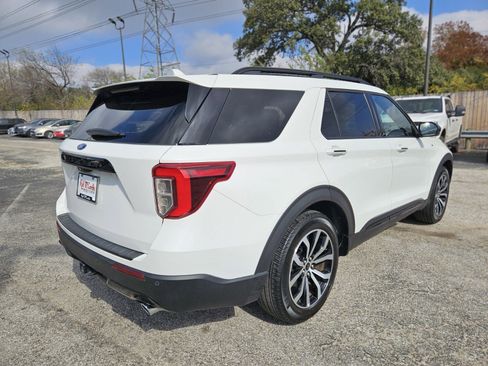 Certified 2023 Ford Explorer ST-Line w/ Class IV Trailer Tow Package image 4