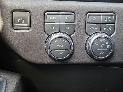Used 2023 GMC Sierra 1500 SLT w/ SLT Convenience Package AWD/4WD image 21