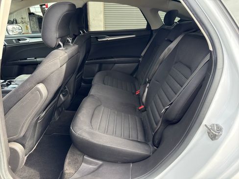 Used 2014 Ford Fusion SE image 25