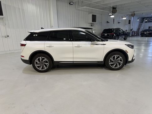 Used 2023 Lincoln Corsair FWD image 6