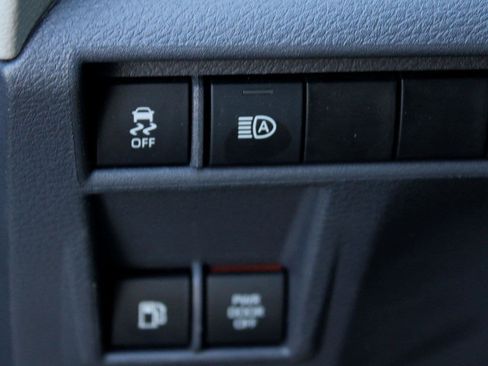 Used 2024 Toyota Sienna XLE FWD image 30