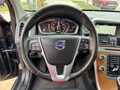 Used 2015 Volvo XC60 T6 w/ Proximity Package image 23