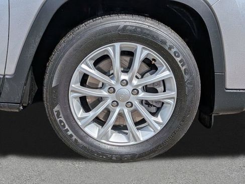 Used 2020 Jeep Cherokee Latitude FWD image 10