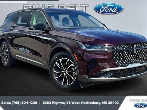 Used 2024 Lincoln Nautilus Premier image 1