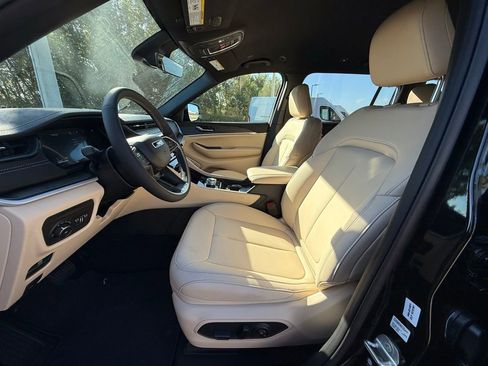 New 2026 Jeep Grand Cherokee L Limited RWD image 10