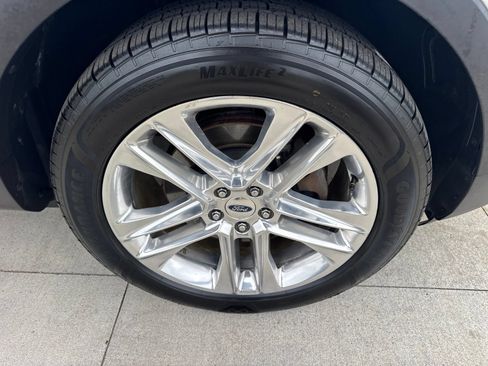 Used 2016 Ford Explorer Limited w/ Equipment Group 301A AWD/4WD image 18