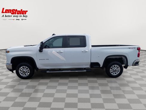 Used 2025 Chevrolet Silverado 2500 LT w/ Convenience Package AWD/4WD image 2