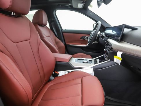 Used 2025 BMW 330i xDrive Sedan w/ Convenience Package image 30