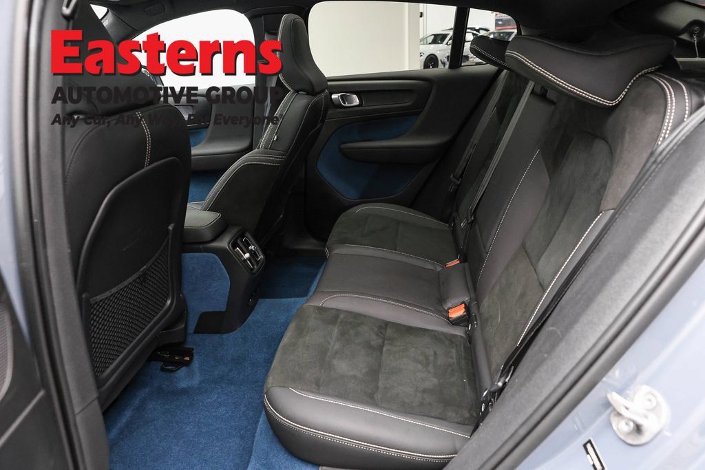 Used 2023 Volvo C40 P8 Recharge Ultimate AWD/4WD image 21