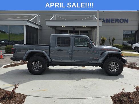 Used 2025 Jeep Gladiator Mojave w/ Convenience Group image 42