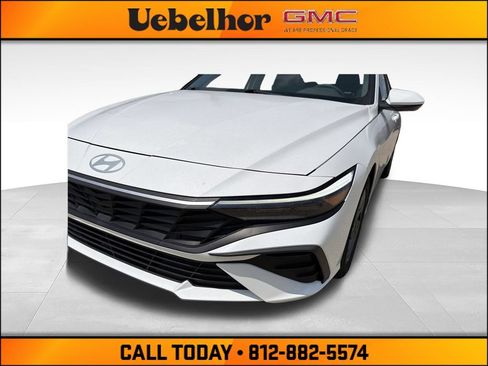 Used 2024 Hyundai Elantra SEL FWD image 12